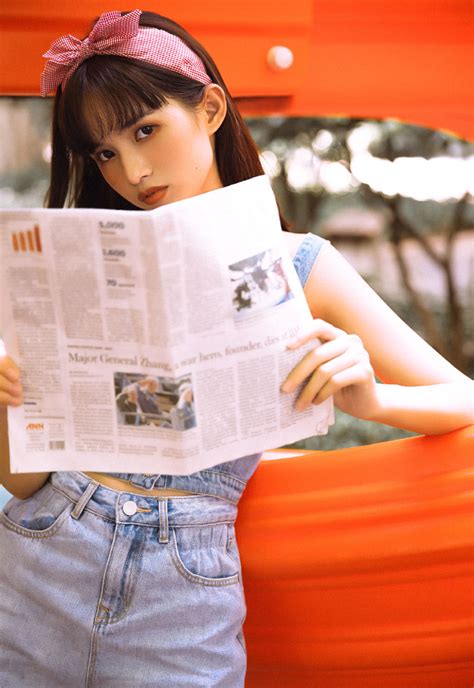 李依晓暴奶